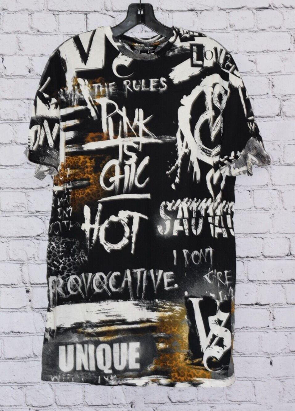 Victoria's Secret X Balmain Graphic Graffiti Oversized T-Shirt Runway 2017 M NWT